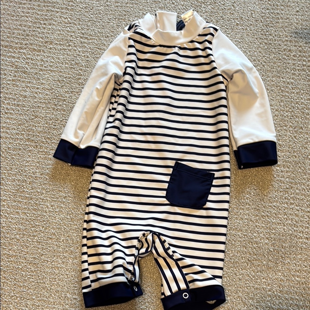 UMelok Navy and White Striped Suit